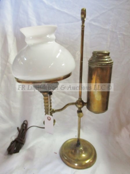 lot 352 image: Victorian Queens oil reading lamp, electrified