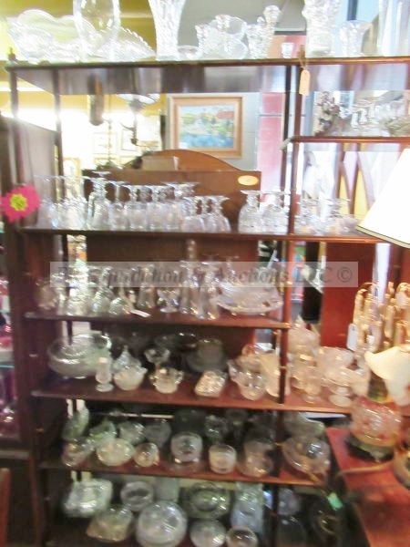 lot 356 image: Glassware selection