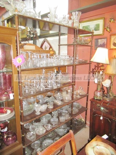 lot 357 image: Wood display shelf unit