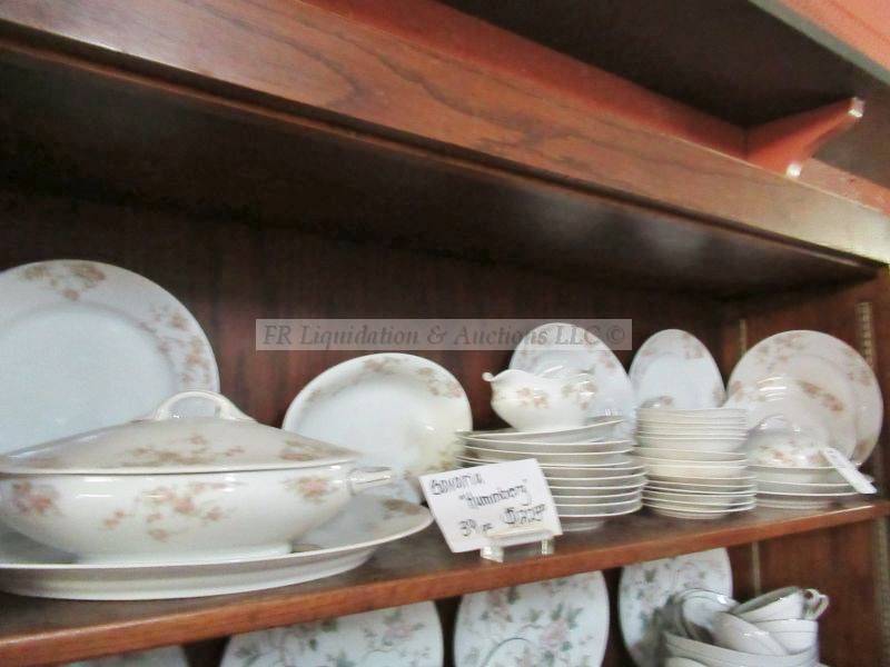 lot 367 image: Bavarian old Nuremberg dishware