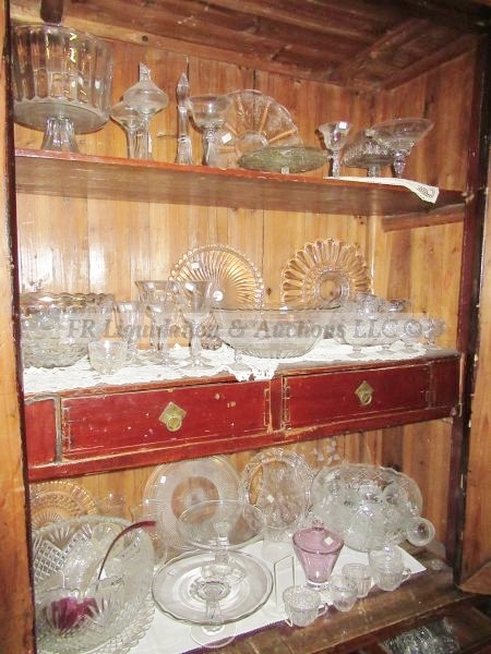 lot 876 image: Various glassware
