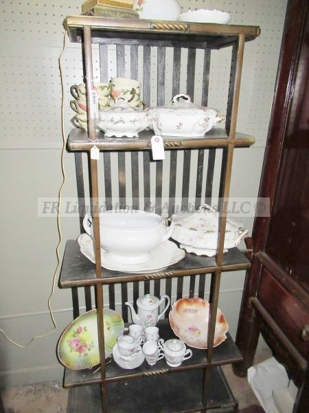 lot 388 image: Slat back display shelf with rope twist accent