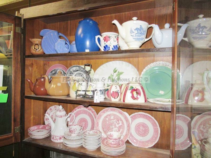 lot 675 image: Assorted ceramic ware