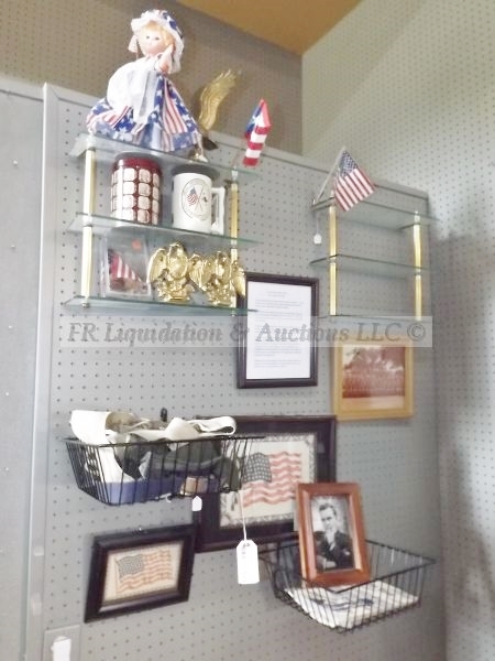 lot 573 image: Various patriotic collectables