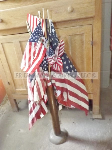 lot 582 image: US flags