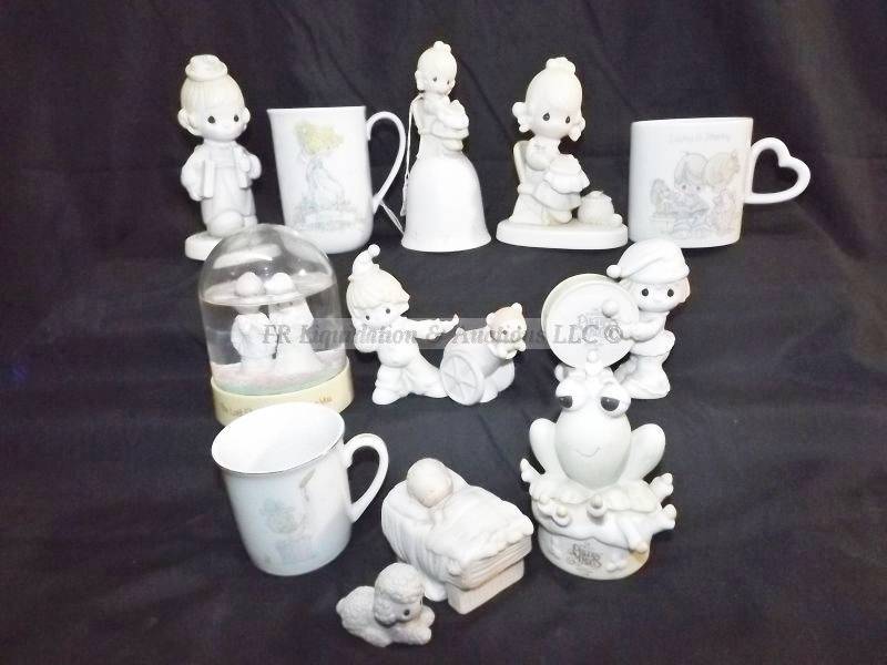 lot 595 image: Precious Moments collection