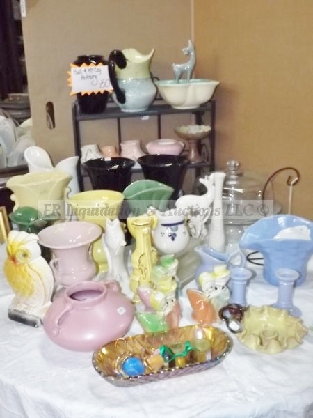 lot 602 image: Various ceramics