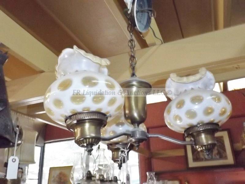 lot 411 image: Mid century Fenton glass chandelier