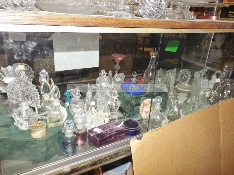 lot 874 image: Vintage perfume bottles and more