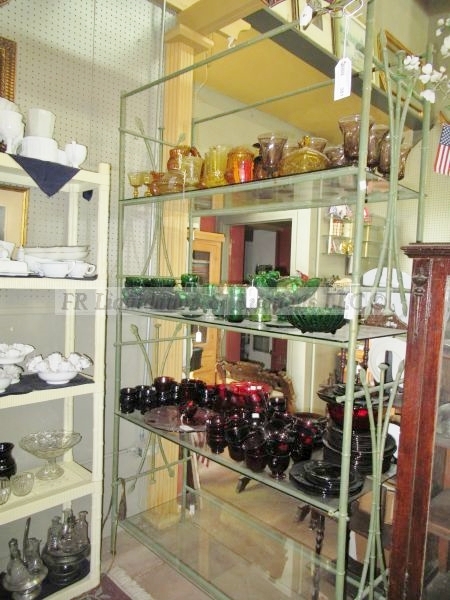 lot 398 image: Metal & glass display shelf