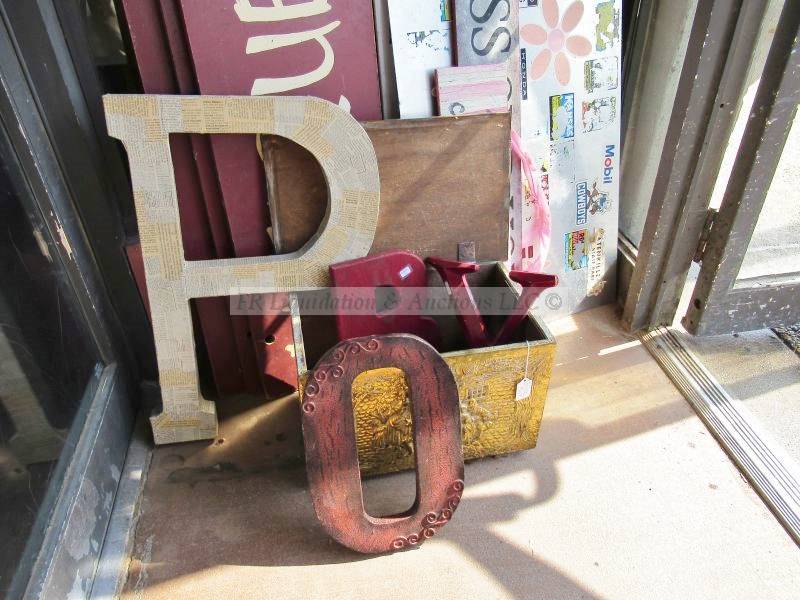 lot 8 image: Various signage