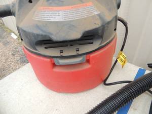 lot 364 image: Craftsman 2 gallon shop vac