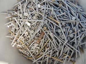 lot 391 image: Assorted nails and screws