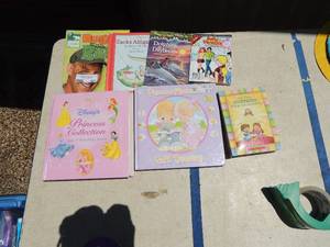 lot 401 image: Kids books- some vintage