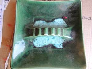 lot 405 image: Bauer USA Green ashtray  APPROX  8 X 8