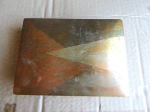 lot 403 image: Brass trinket box 3x4