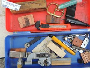 lot 341 image: Leather tools, tube cutter   eze out  PLUS