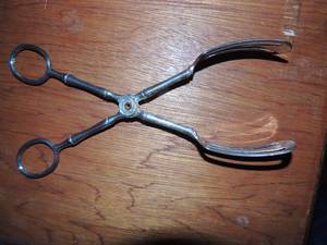 lot 317 image: Italy E.P. Zinc Claw Scissor Salad Tongs
