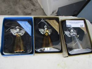 lot 37 image: Hanging Christmas ornaments  QTY 3