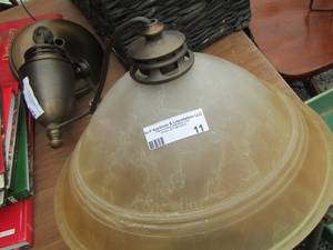 lot 11 image: hanging light fixture