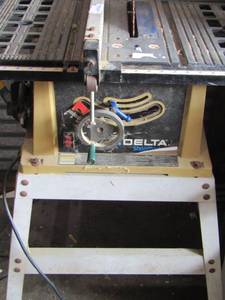 lot 7 image: Delta Shopmaster Table Saw