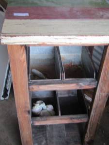lot 69 image: Wooden shelf 3 tier size 42x18x21 12