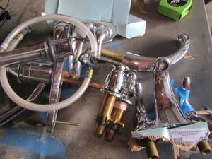 lot 90 image: new sink bath tub faucet