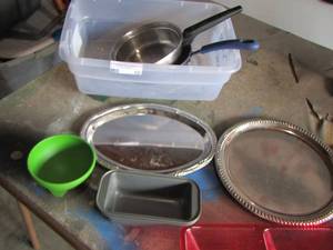 lot 92 image: Bundt pans, skillets plus