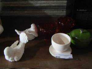 lot 54 image: 2 white bird dcor, 2 ruby red sugar and creamer set - green mini pot and more