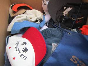 lot 136 image: mens ball caps