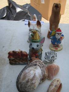 lot 142 image: seashell, small animal dcor dog, mouse, tiger and more