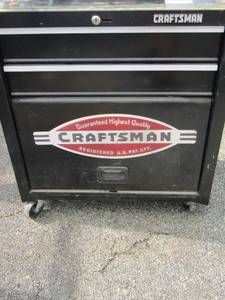 lot 26 image: Craftsman rolling tool box 2 drawer 1 door   key not included