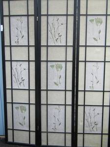 lot 25 image: room divider