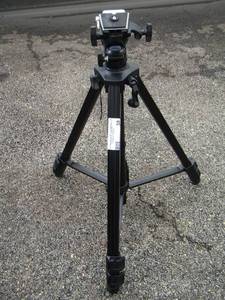 lot 38 image: Sears spring loaded tripod