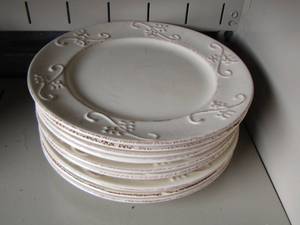 lot 187 image: Mesa Interational Saucers qty 8  handcrafted in Hungary