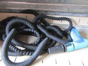 lot 193 image: waterhose with sprayer
