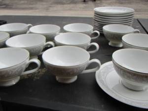 lot 203 image: 12 handled tea cups - 12 cup plates