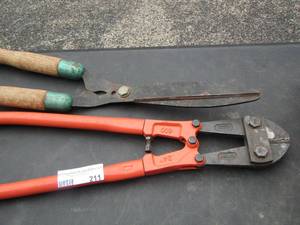lot 211 image: bolt cutters, tree trimmers