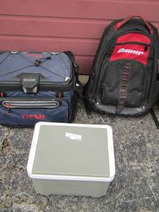 lot 214 image: small igloo cooler - titan deep freeze cooler