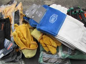 lot 216 image: Iron cat xl welding gloves,   Pro flex hand protection gloves - Rubber gloves and more