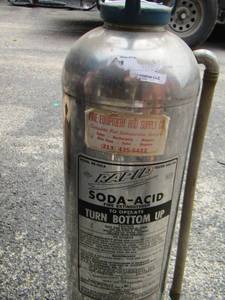 lot 222 image: soda-acid fine extinguisher