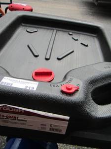 lot 219 image: hyper tough 16 qt drain container