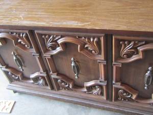 lot 228 image: 2 door entertainment center