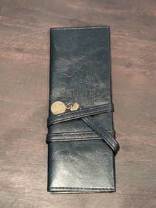 lot 68 image: NEW - Twilight Saga Wenqing Scholarly Cylinder Scroll Leather Case - Nigra Hollyhock (Set 2)
