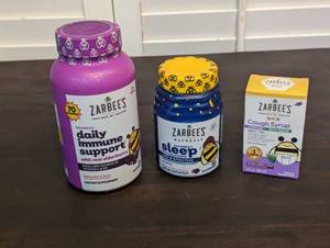 lot 114 image: NEW - 3 Piece Zarbees Medication Set