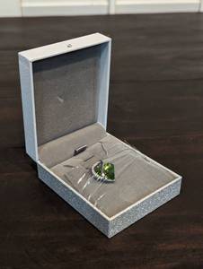 lot 115 image: NEW - Leafael Green Heart Necklace