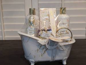 lot 116 image: NEW - Lovery Almond Blossom Self Care Kit - 7 pc Marble Bath and Body Care Set