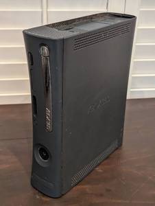 lot 121 image: XBOX 360 Console