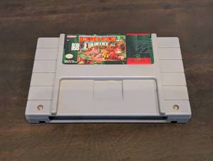 lot 173 image: Super Nintendo Donkey Kong Country