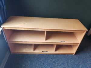lot 283 image: Wooden 5 Compartment Classroom Storage Cabinet